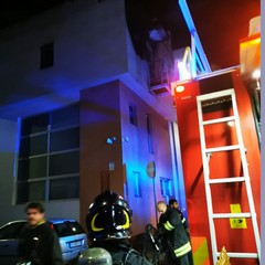 Incendio nella notte in un appartamento in via Benedetto Croce a Bitonto