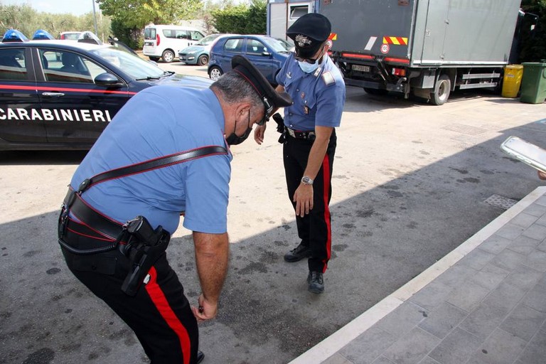 I Carabinieri sul luogo dell'omicidio Caprio