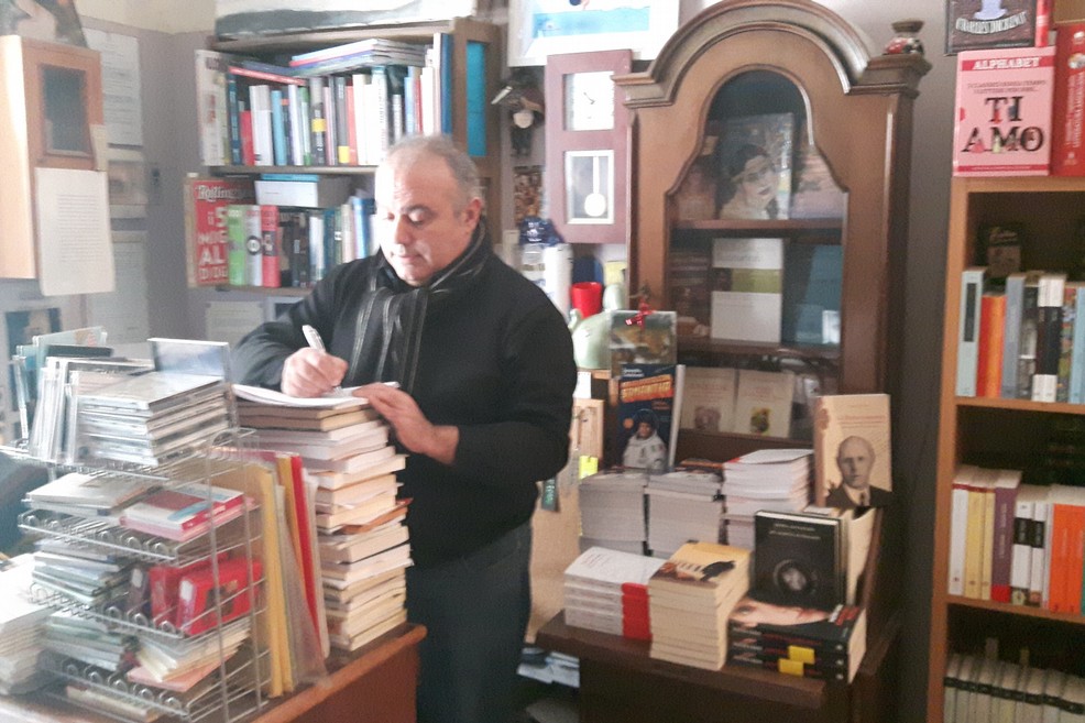 Gianluca Rossiello, titolare della Libreria del Teatro