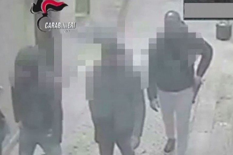 I tre arrestati ripresi prima dell'agguato del 23 febbraio 2018