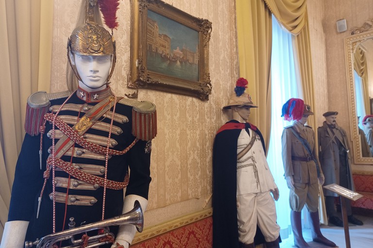 Mostra divise d'epoca Carabinieri