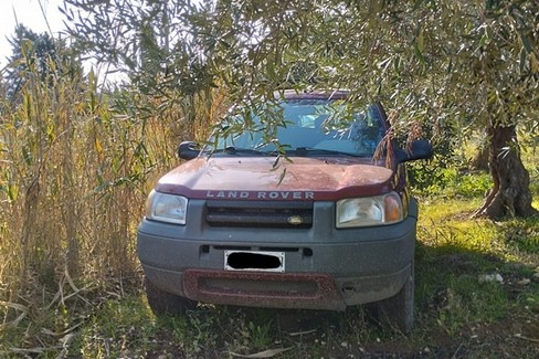Il Land Rover ritrovato in contrada Crocifisso