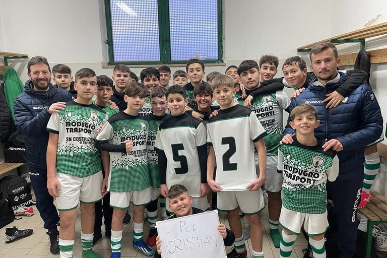 I compagni di squadra di Christian, gli dedicano la vittoria