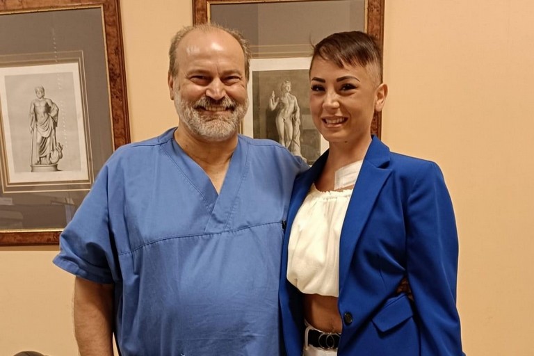Il dottor Gaetano Napoli e la giovane paziente