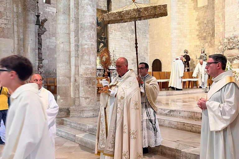 Grande partecipazione a Bitonto per la solennità del Corpus Domini