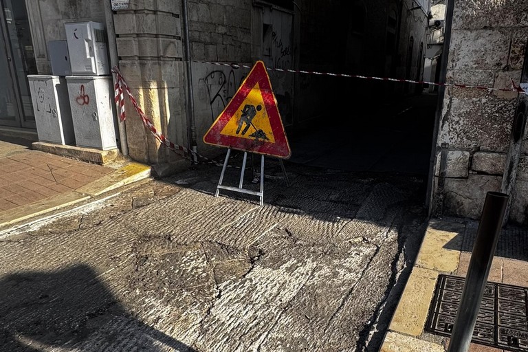 Lavori pubblici - asfalto su chianche. <span>Foto FdI Bitonto </span>