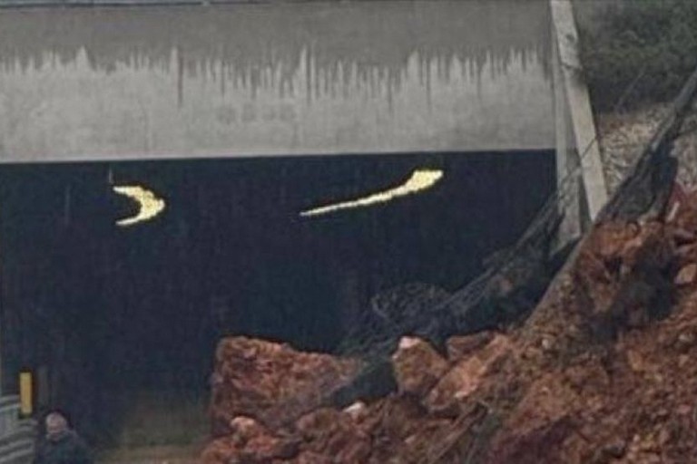 Frana tra Palo e Binetto