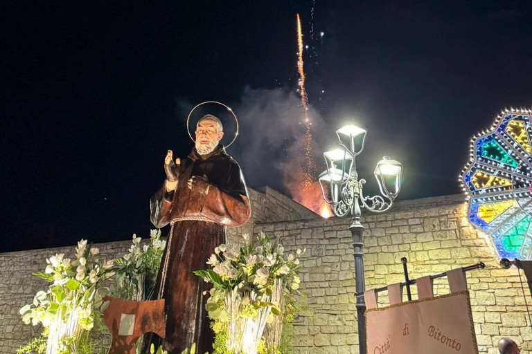 Processione San Pio da Pietrelcina. <span>Foto Convento Parrocchia San Leone Magno </span>