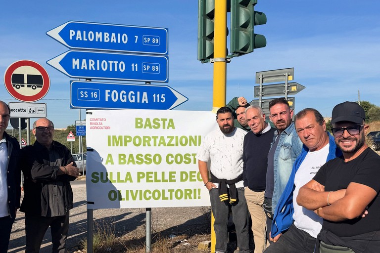 Michele Monopoli in protesta con gli olivicoltori. <span>Foto Michele Monopoli 89</span>
