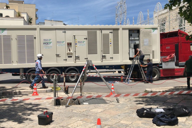 Intervento di Enel in piazza Marconi