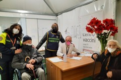 Due ultracentenari di Bitonto si vaccinano contro il Covid