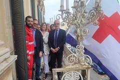 A Bitonto la bandiera ufficiale della Croce Rossa