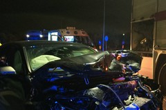 Circonvallazione Palo del Colle: auto finisce in un campo. Strada chiusa al traffico