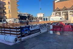 Inaugurata la pista di pattinaggio su ghiaccio di Piazza XXVI Maggio