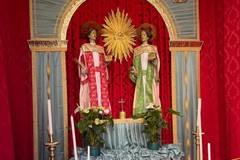 Allestito alla chiesa di San Giorgio un altare devozionale per i Santi Medici