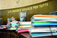 Minacciò avvocato di controparte per evitare il sequestro: 50enne di Bitonto a processo