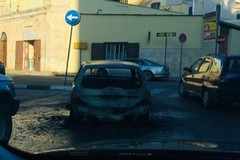 Auto in fiamme stanotte a Bitonto in zona Croci