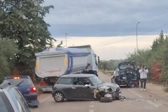 Scontro frontale tra auto sulla Bitonto-Palombaio: due feriti