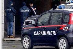 Furti e rapine nei negozi, blitz dei Carabinieri: arrestate 10 persone