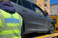 Ladri d'auto intercettati, scatta l'inseguimento: furto sventato