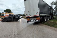Tir contro auto: incidente sulla provinciale tra Palese e Bitonto