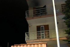 Paura in via Flacco, evacuato appartamento per un incendio