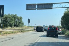 Incidente tra Santo Spirito e Bitonto: si ribalta un'auto ad una rotatoria