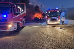 Incendio autodemolizione a Terlizzi: rientrato allarme a Mariotto