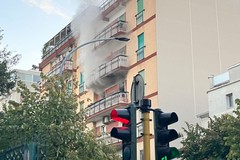 Paura in via Papa Giovanni XXIII a Bitonto, fumo da un appartemento