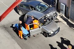 Incidente stradale in via Giuseppe Modugno: due anziani contusi