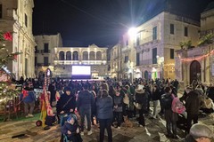 Magico Natale a Bitonto, tanti i bimbi in piazza Cavour per il primo film