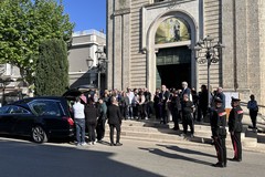 Funerali Lucia Chiapperini, don Francesco: «Uccisa per salvare marito dalle tenebre della falsità»