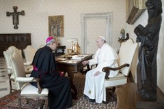 Monsignor Satriano ricevuto in udienza da Papa Francesco