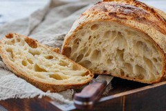 Coldiretti: «Caro prezzi spinge 8 italiani su 10 a fare pane e pasta in casa»