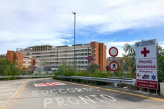 42enne morto al Policlinico. La denuncia dei familiari: «Responsabilità medica»