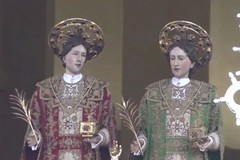 Bitonto in festa per i Santi Medici: folla e commozione all’uscita delle immagini