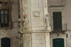 Vandalismo in piazza Cattedrale, Natilla: «Non è una ragazzata, serve presidio fisso»