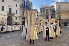 Fede e tradizione a Bitonto con la Via Crucis dell’Ordine del Santo Sepolcro