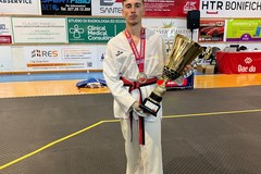Il giovane Vittorio Pesce esulta: medaglia d'oro alla Roma Eterna Urbe Cup