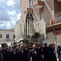 Fede e tradizione: la processione dei Misteri per le vie della città - FOTO