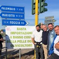 Michele Monopoli in protesta per l'invasione di olio a basso costo