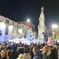 Falò di Santa Lucia, musica e canti popolari animano piazza Cattedrale - LE FOTO