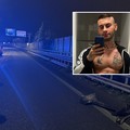 Scende dall'auto per soccorrere un automobilista: 25enne travolto e ucciso