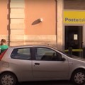 Cassette e citofoni anonimi a Bitonto: Poste Italiane regala le etichette