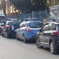 Il vigile lo multa e va in escandescenza: polizia e 118 in via D'Angiò