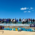 Plastic free, 2hands Bitonto impegnata nella pulizia del molo di levante a Santo Spirito