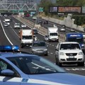 Sorpreso su un furgone rubato fugge a piedi sull’A14: arrestato 26enne di Bitonto