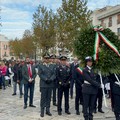 Autorità e studenti celebrano la Giornata dell'Unità nazionale e delle Forze Armate