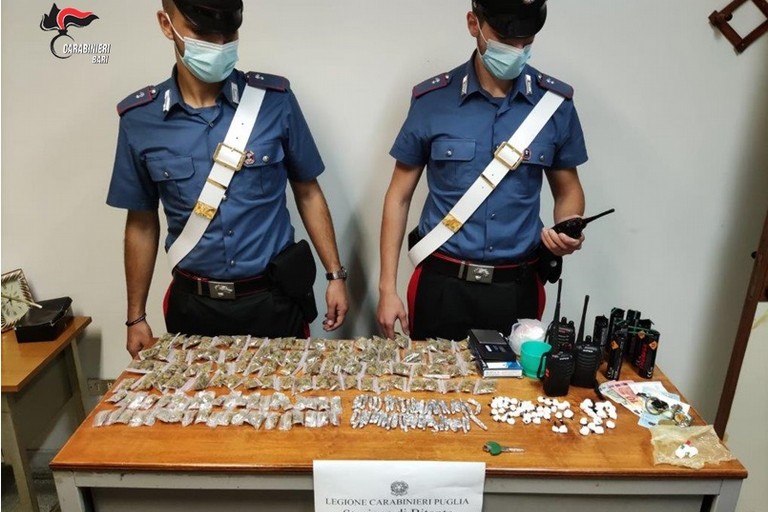 La droga sequestrata dai Carabinieri