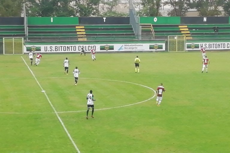 Bitonto-San Giorgio, un'azione del match